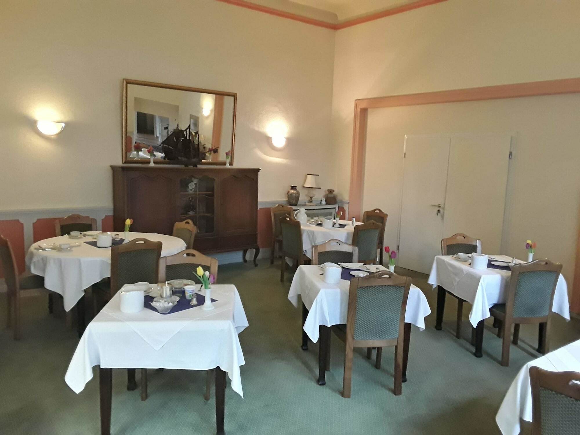 Schloss Hotel Gbr Дюссельдорф Экстерьер фото